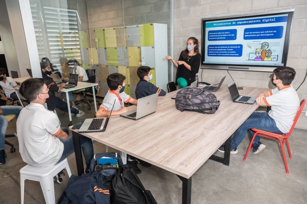 La Escuela Técnica Roberto Rocca innova en las instalaciones para